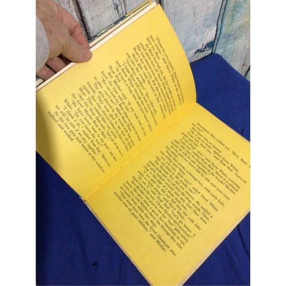 1966 Snow White and Rose Red Grimm Book First Printing By Maxine S. Morris - Picture 9 of 14